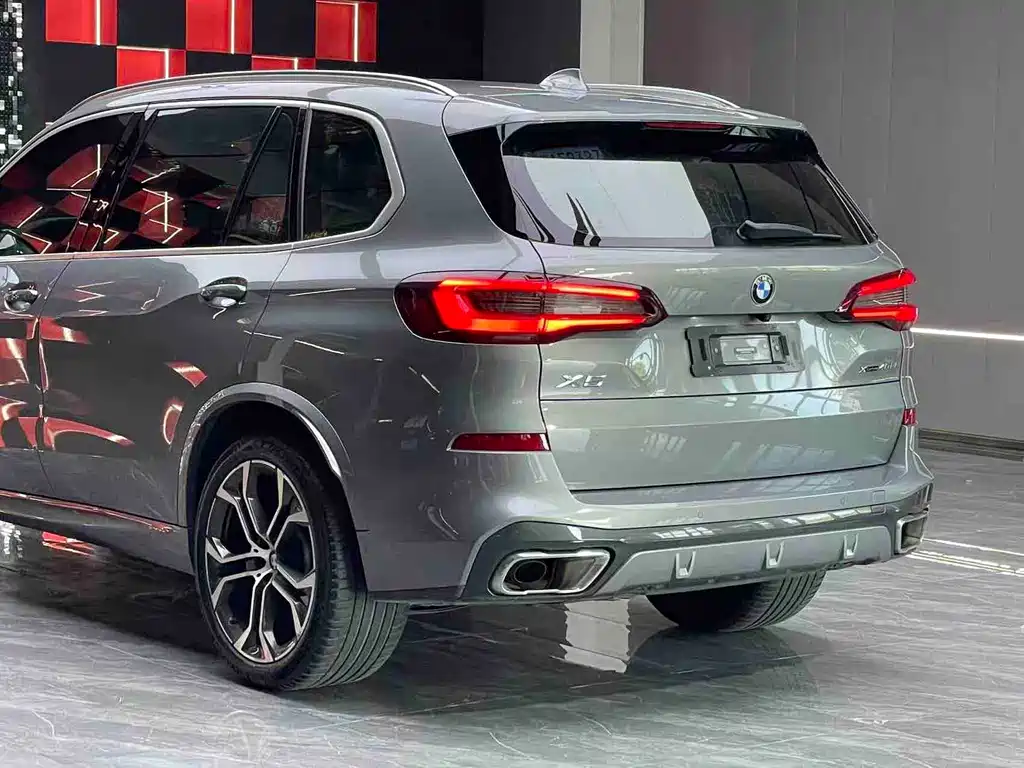 BMW X5 — фото 6