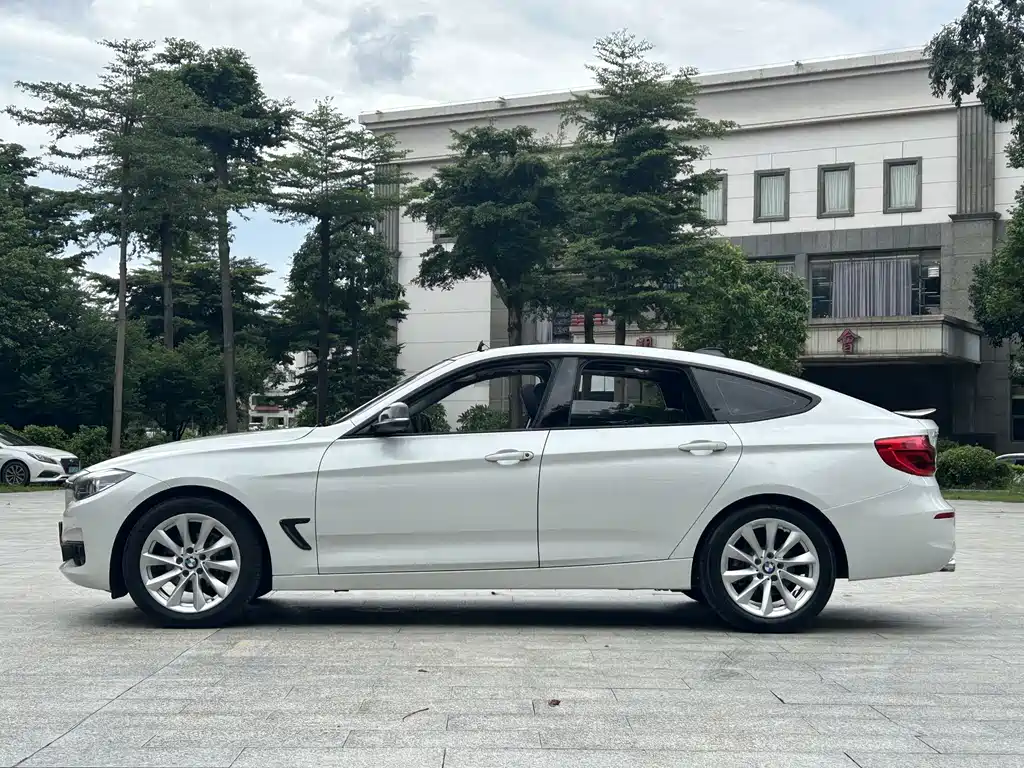BMW 3 Series GT — фото 5
