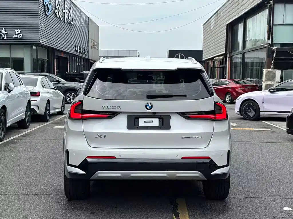 BMW X1 — фото 11