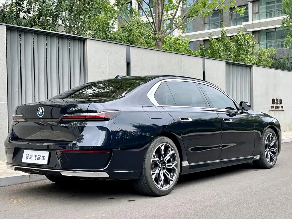 BMW 7 Series — фото 4