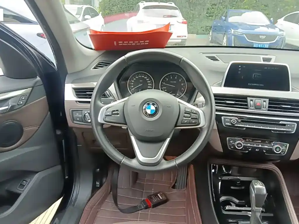 BMW X1 — фото 11
