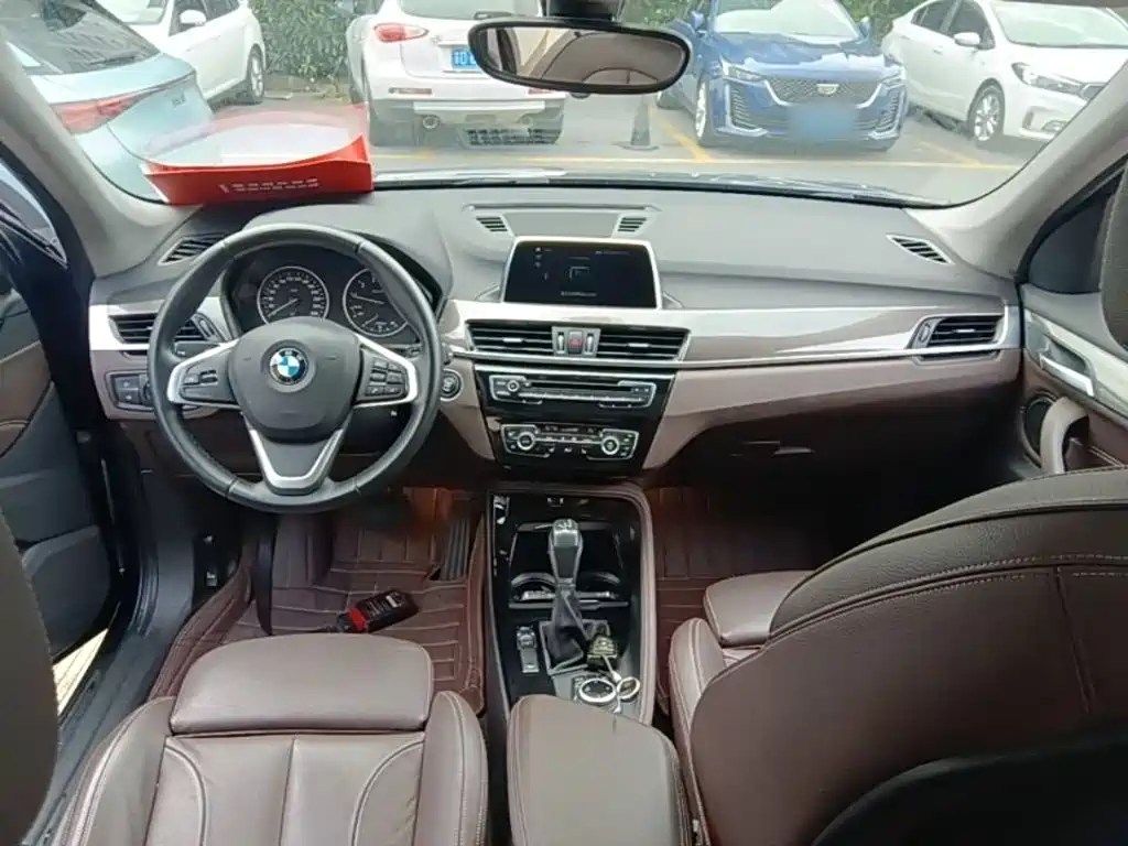 BMW X1 — фото 10