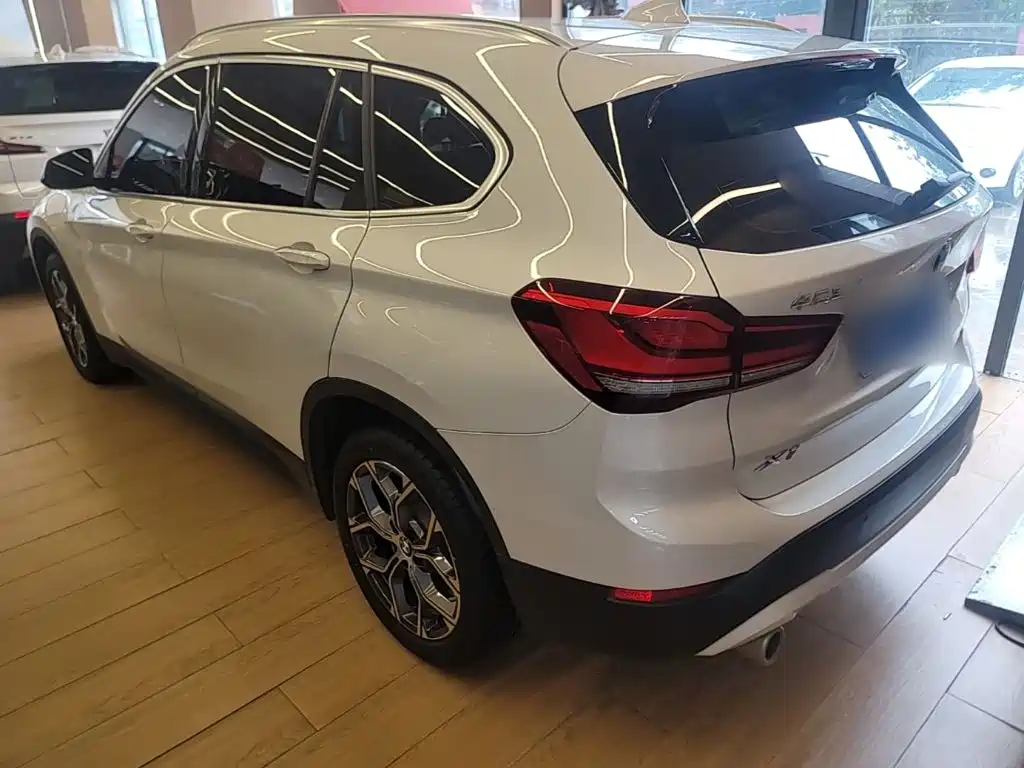 BMW X1 — фото 5