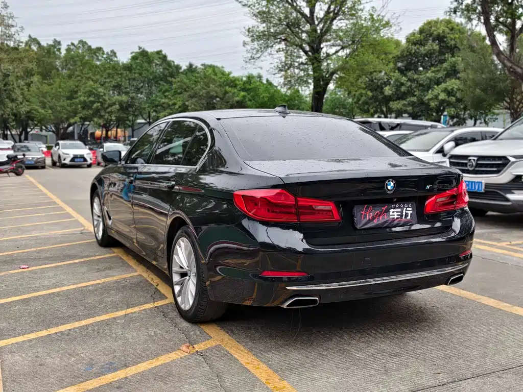 BMW 5 Series — фото 6