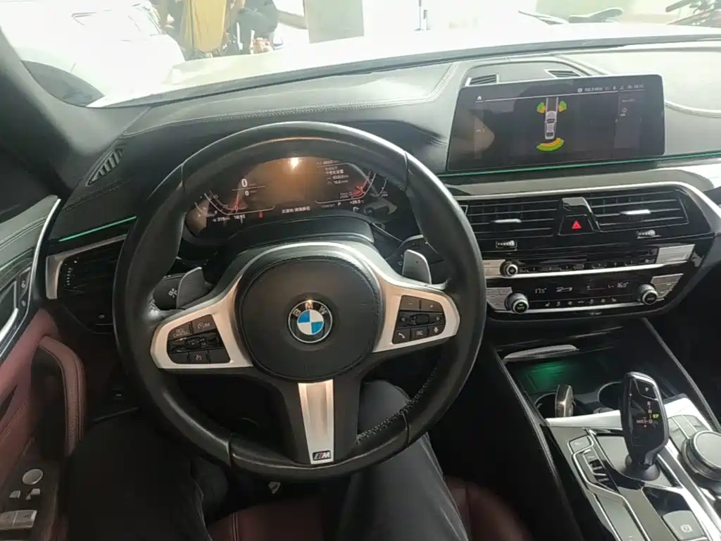 BMW 5 Series — фото 10