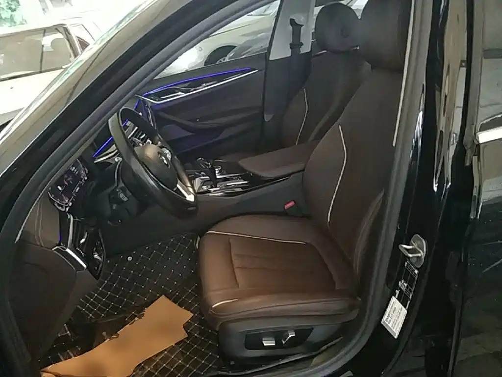 BMW 5 Series — фото 15