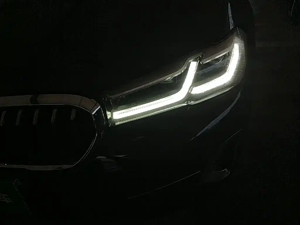 BMW 5 Series — фото 24
