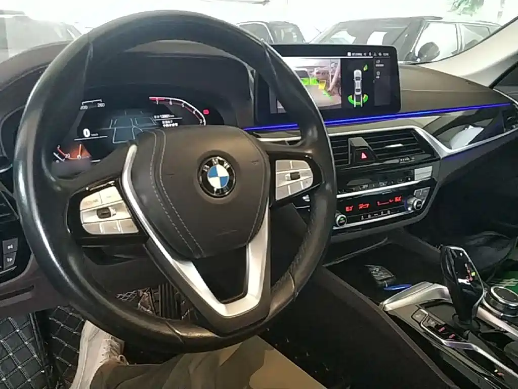 BMW 5 Series — фото 10