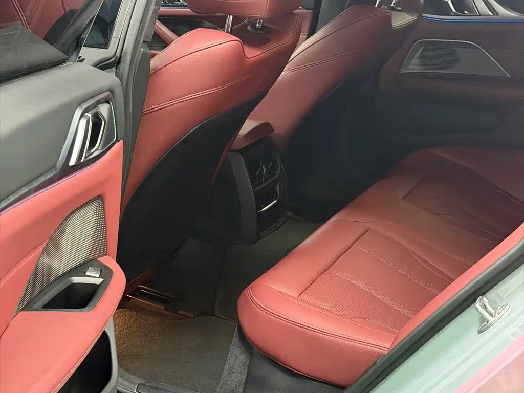 BMW i4 — фото 14