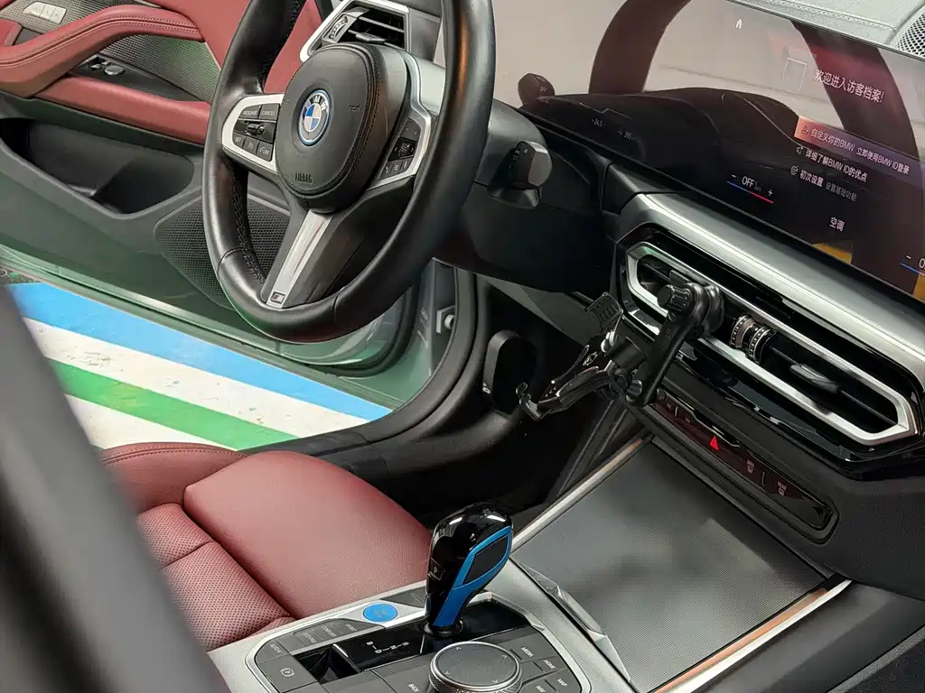 BMW i4 — фото 17