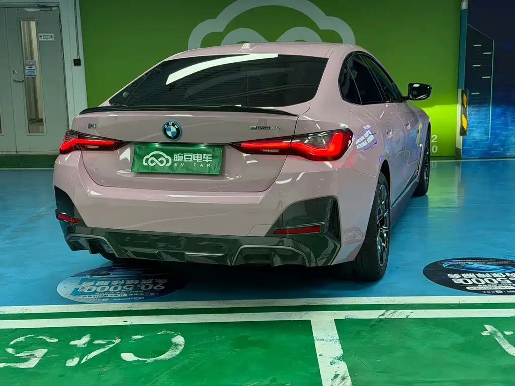 BMW i4 — фото 20