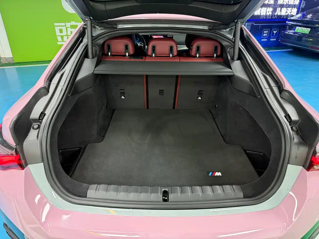 BMW i4 — фото 23