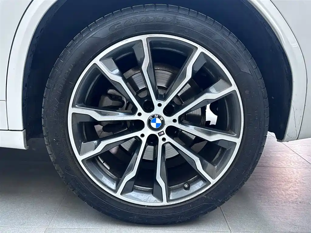 BMW X3 — фото 18