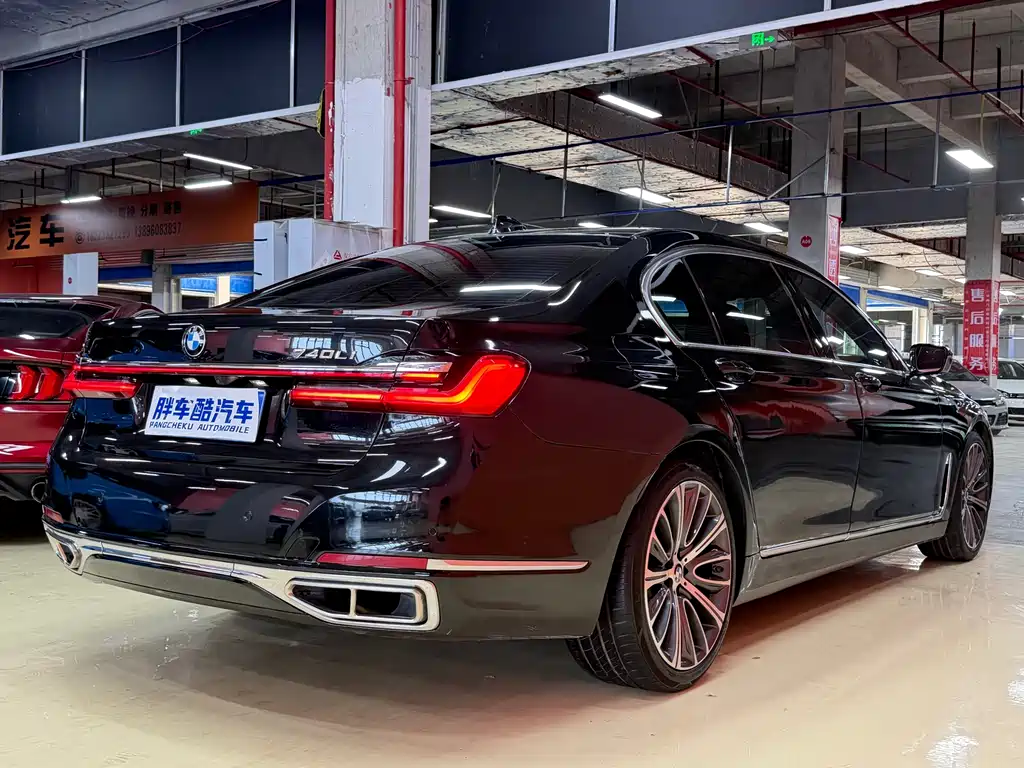 BMW 7 Series — фото 6