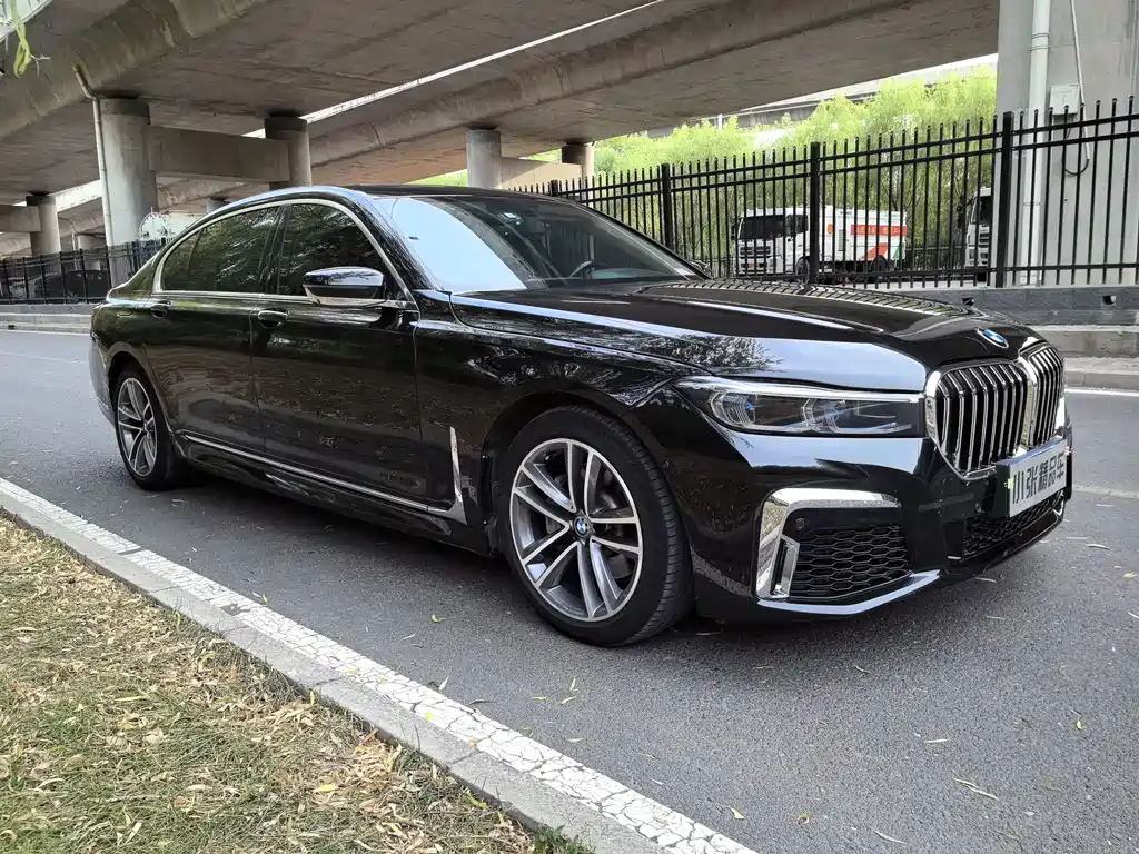 BMW 7 Series — фото 2