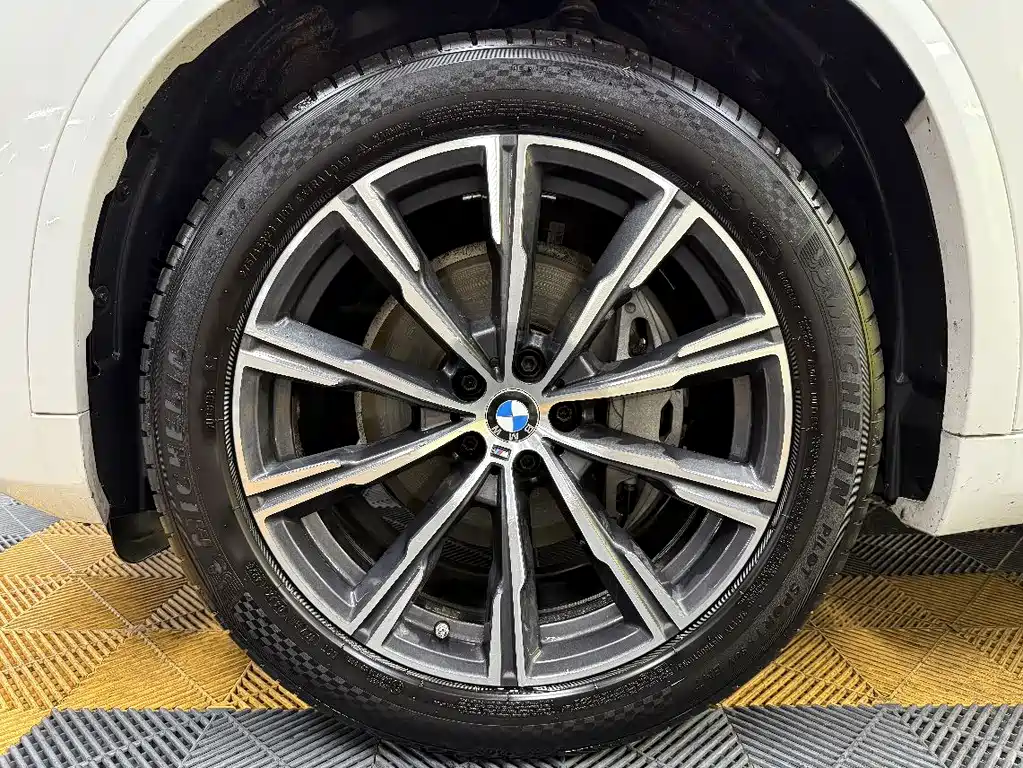 BMW X5 (Import) — фото 9