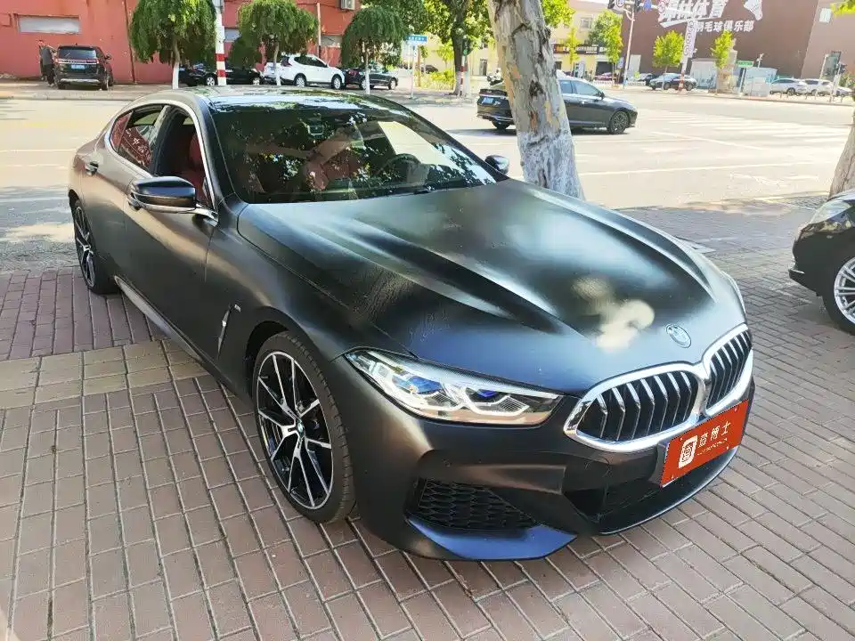 BMW 8 Series — фото 2