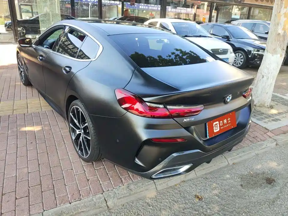 BMW 8 Series — фото 3