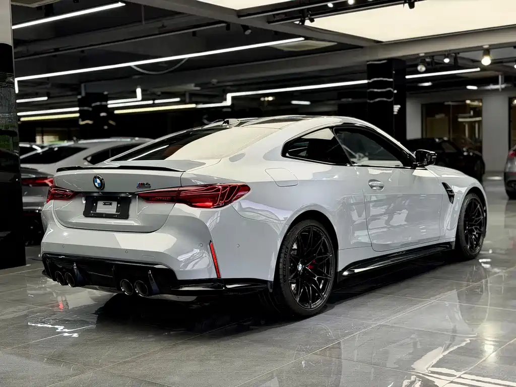 BMW M4 — фото 4