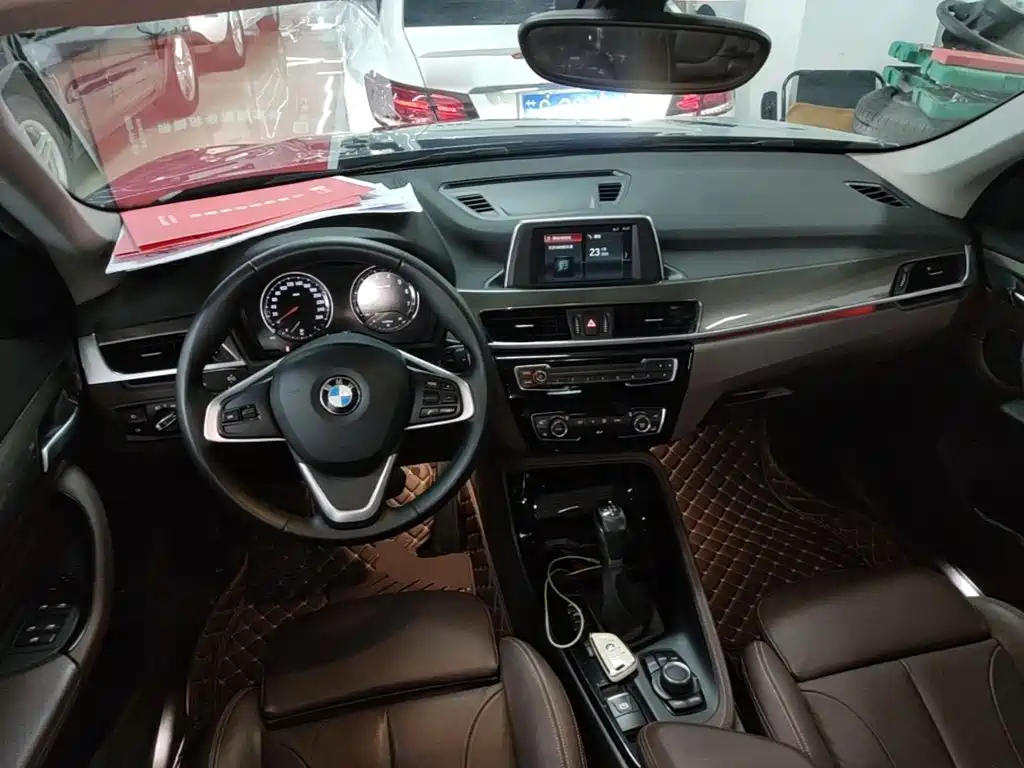 BMW X1 — фото 10