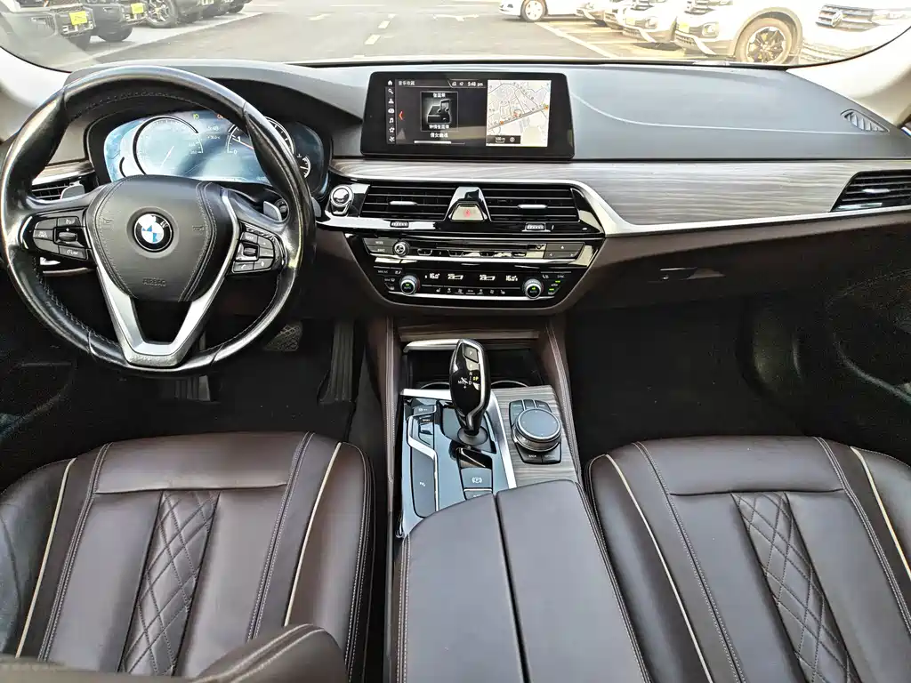 BMW 5 Series — фото 17
