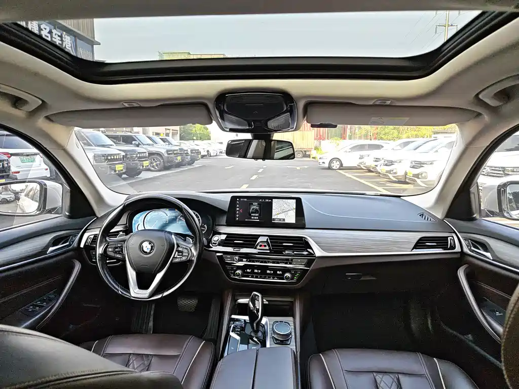 BMW 5 Series — фото 20