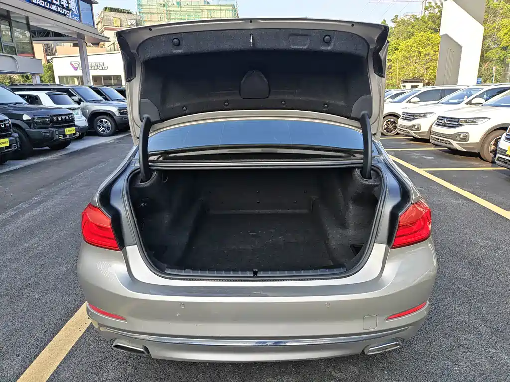 BMW 5 Series — фото 24