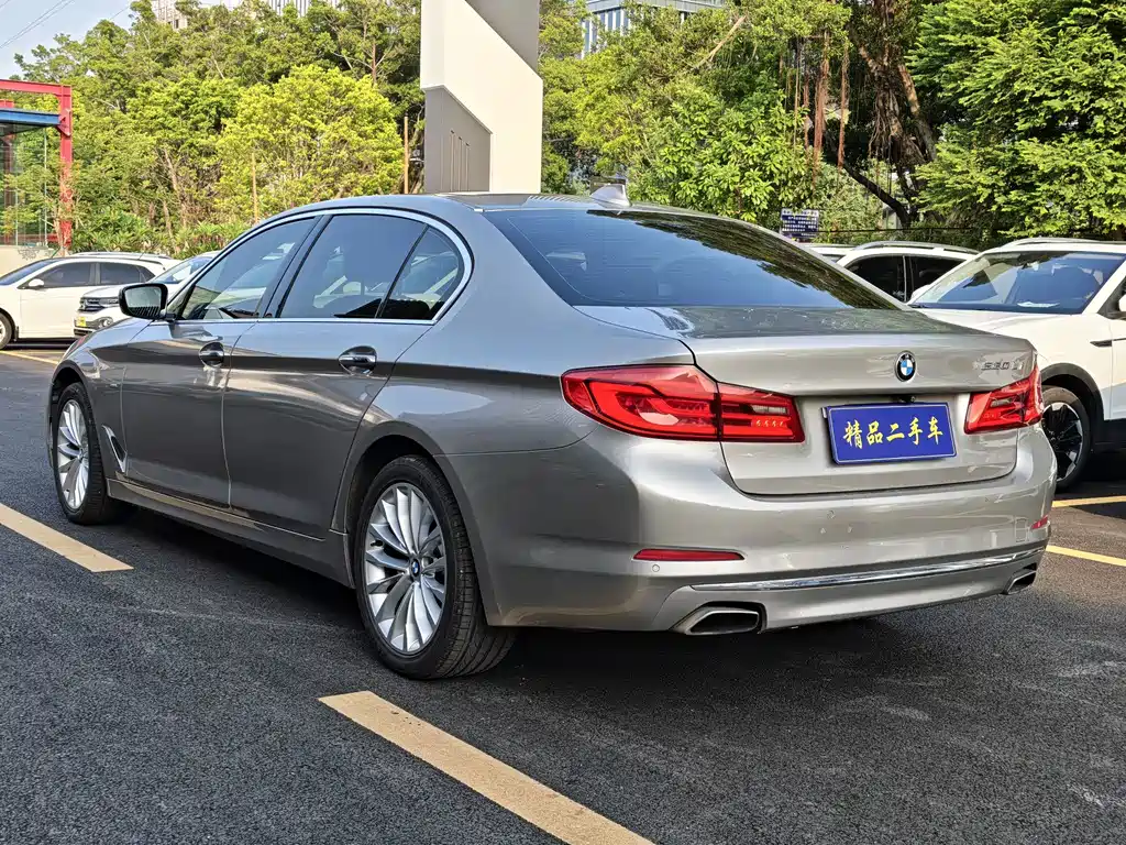 BMW 5 Series — фото 4