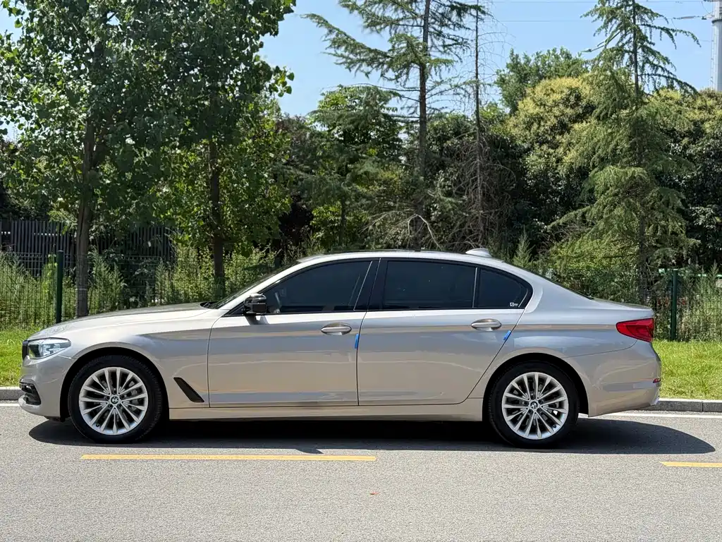BMW 5 Series — фото 3