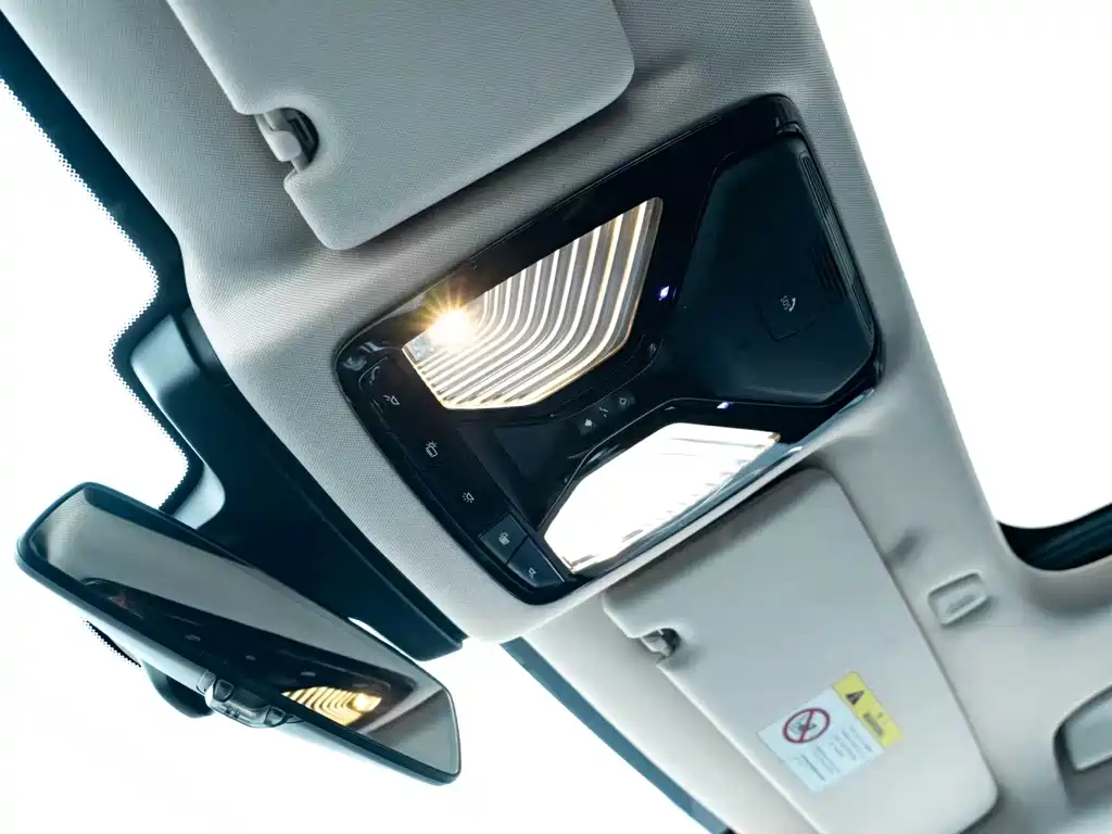 BMW 5 Series — фото 13