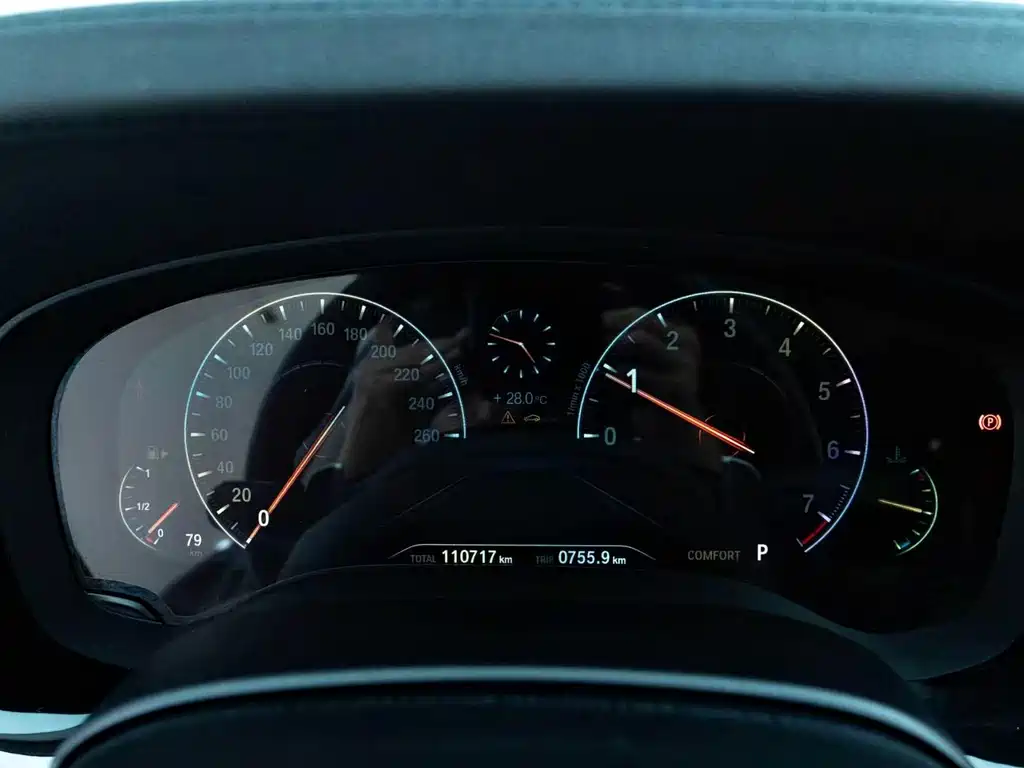 BMW 5 Series — фото 14