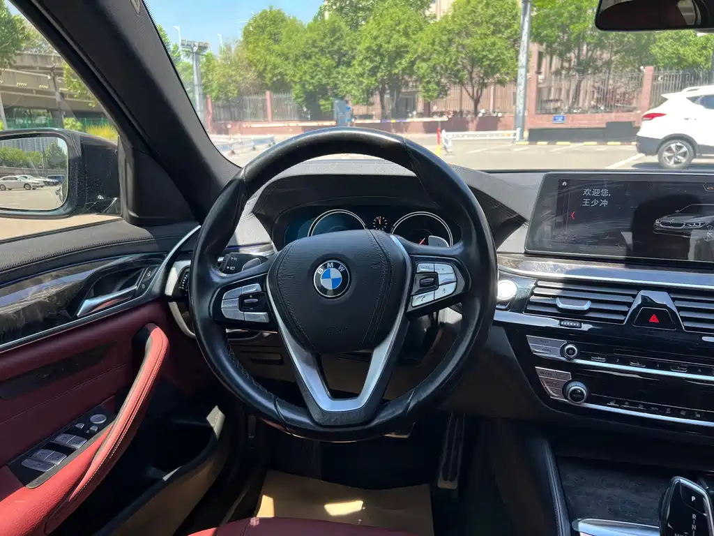 BMW 5 Series — фото 17