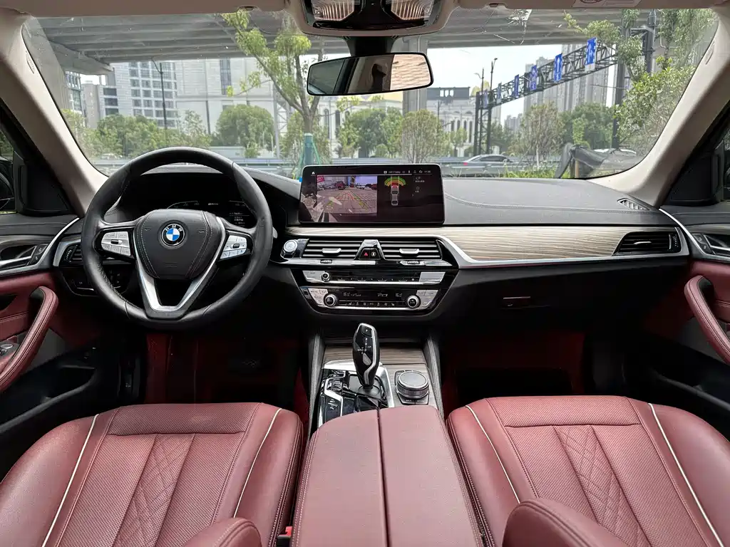 BMW 5 Series New Energy — фото 14