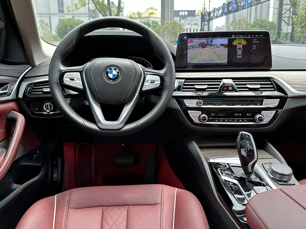BMW 5 Series New Energy — фото 15