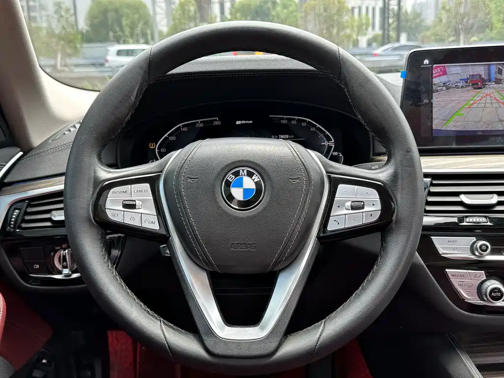 BMW 5 Series New Energy — фото 17