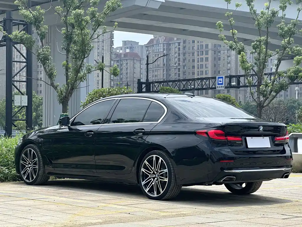 BMW 5 Series New Energy — фото 5
