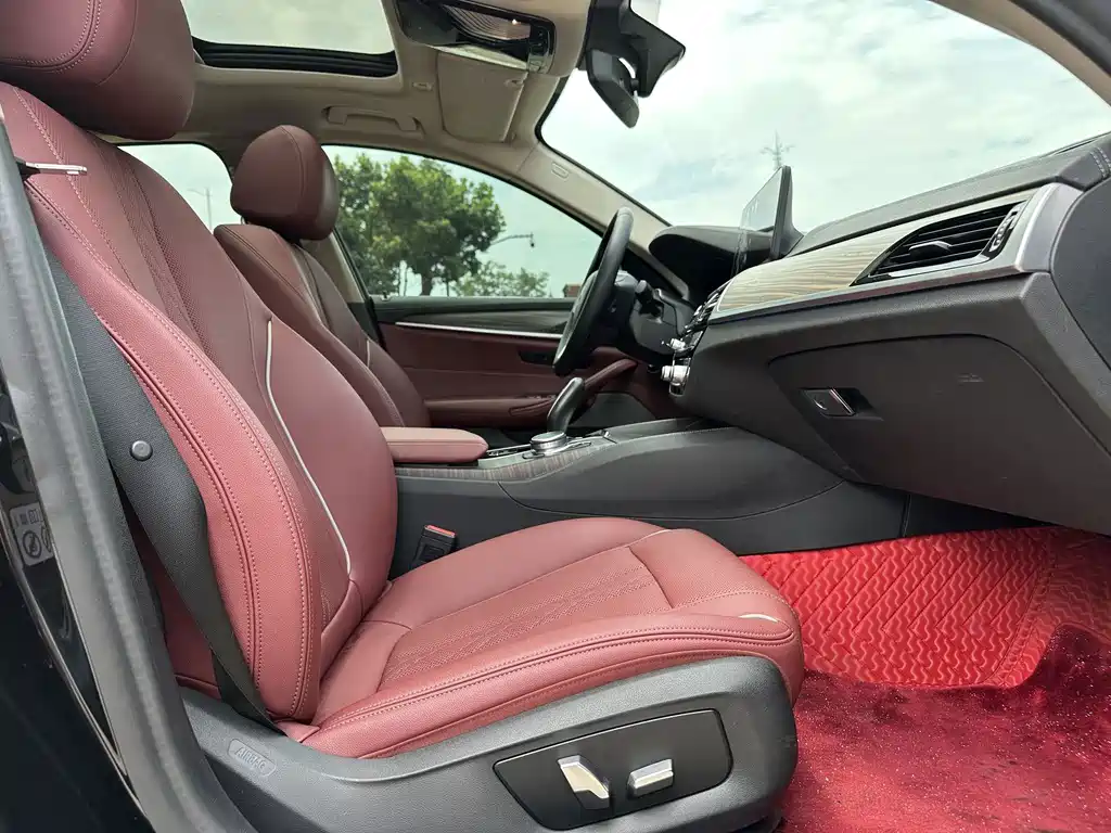 BMW 5 Series New Energy — фото 10