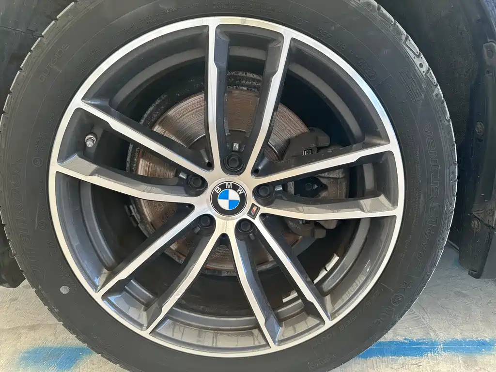BMW 5 Series — фото 11
