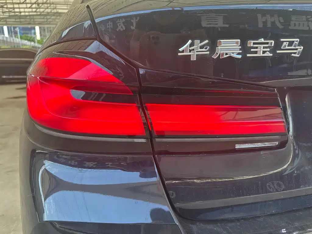BMW 5 Series — фото 20