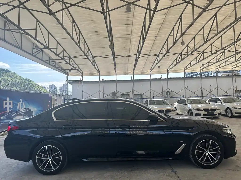 BMW 5 Series — фото 4