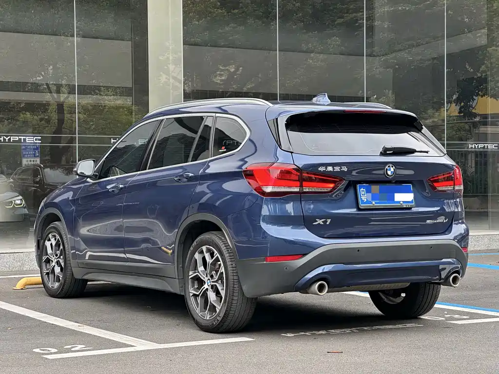 BMW X1 — фото 8