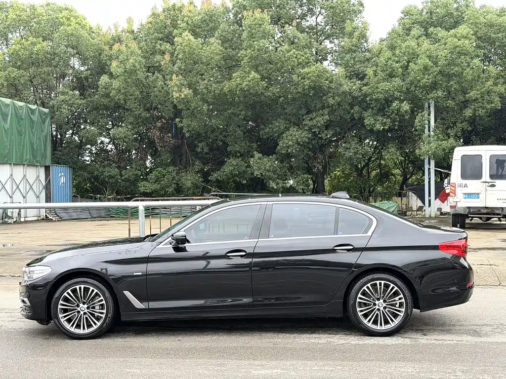 BMW 5 Series — фото 3