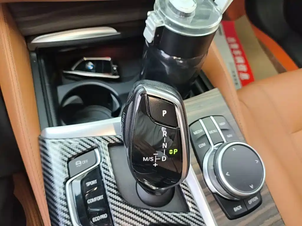 BMW 5 Series — фото 14