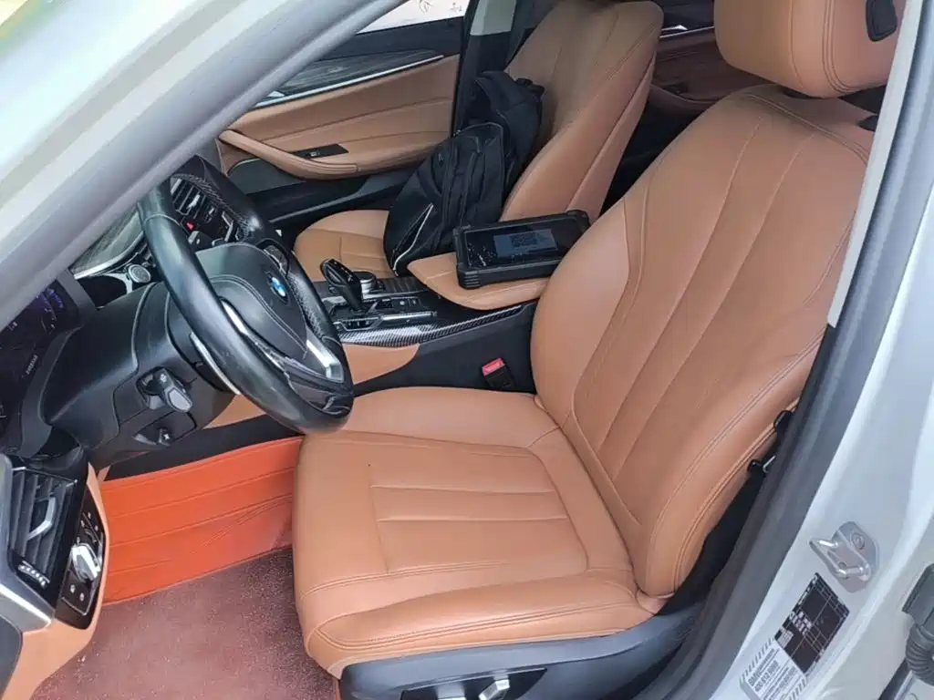 BMW 5 Series — фото 15