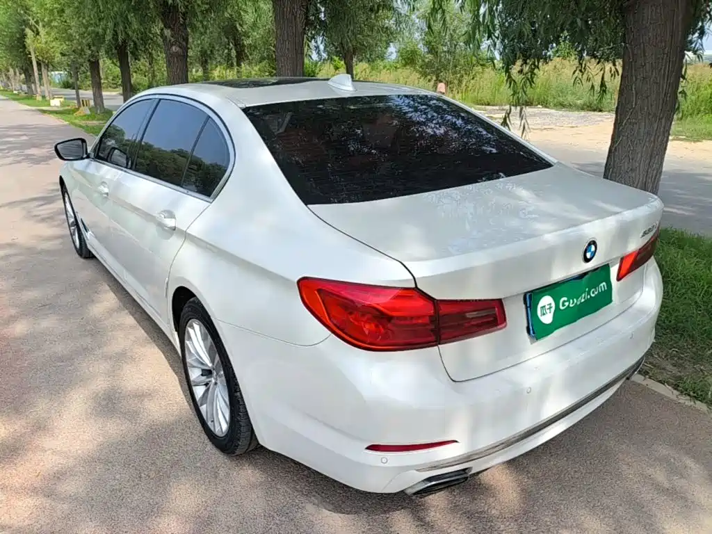 BMW 5 Series — фото 5