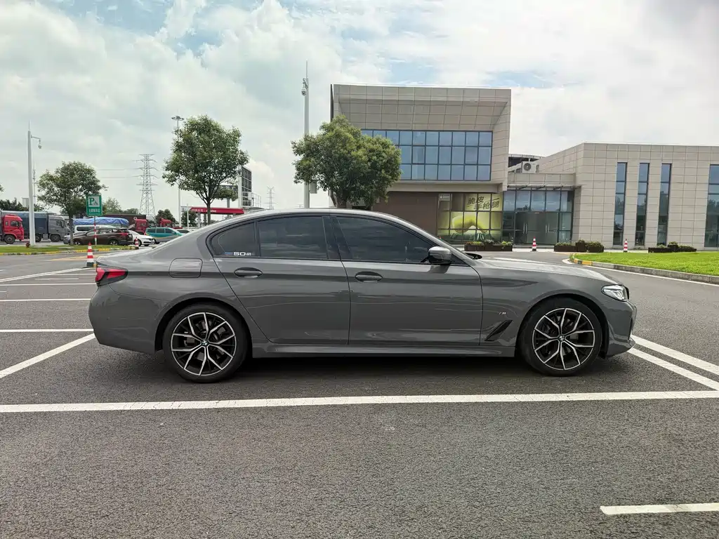 BMW 5 Series (Import) — фото 3