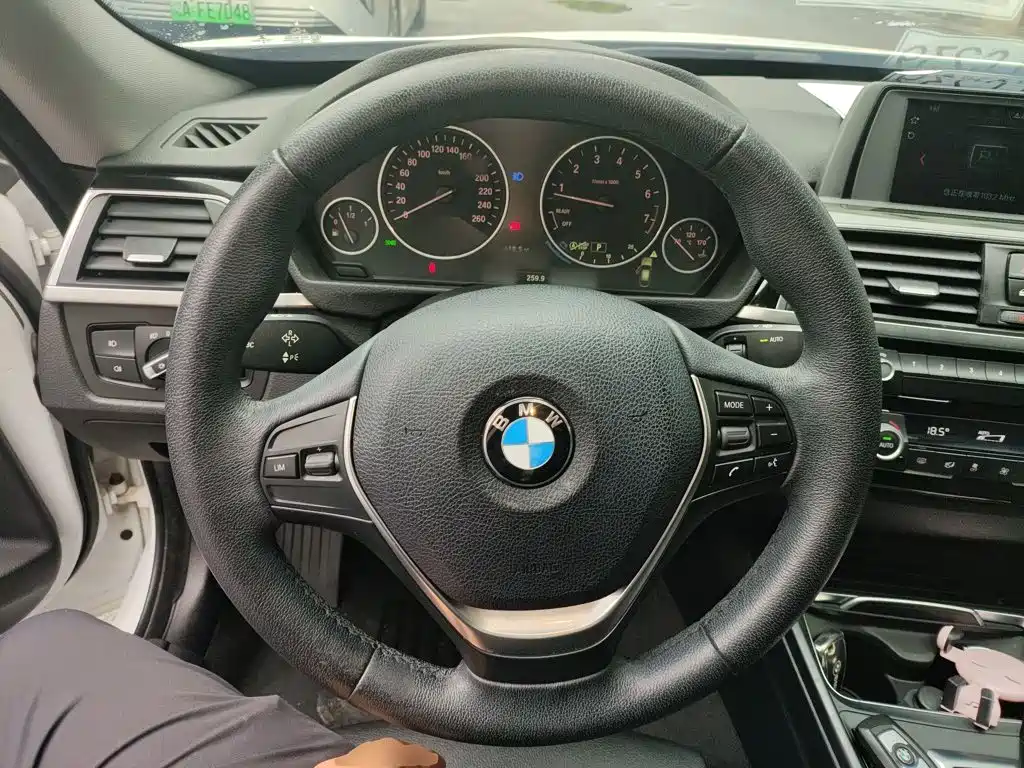 BMW 3 Series GT — фото 7