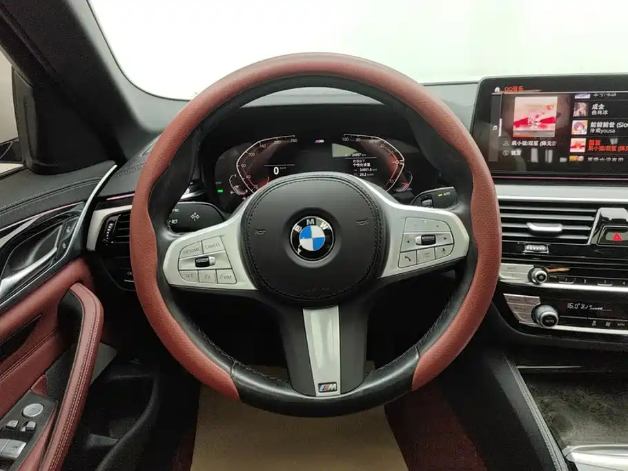 BMW 5 Series — фото 15