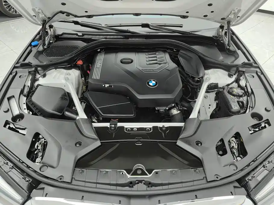BMW 5 Series — фото 10