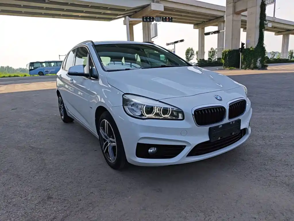 BMW 2 Series Active Tourer — фото 4